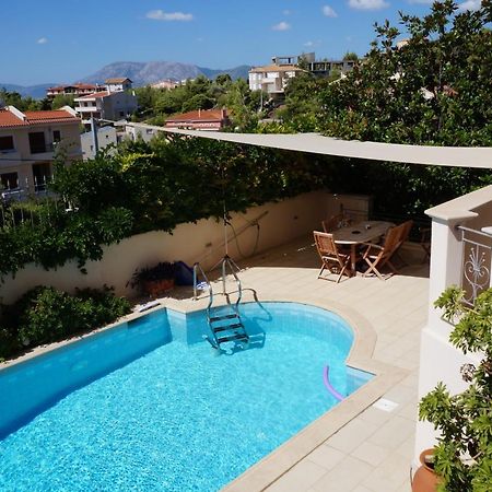 Apartment With A Garden, Bbq, Swimming Pool And Jacuzzi Dhráfi Esterno foto