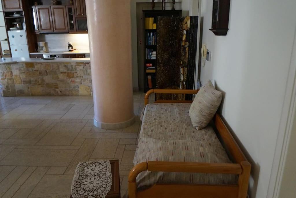 Apartment With A Garden, Bbq, Swimming Pool And Jacuzzi Dhráfi Esterno foto