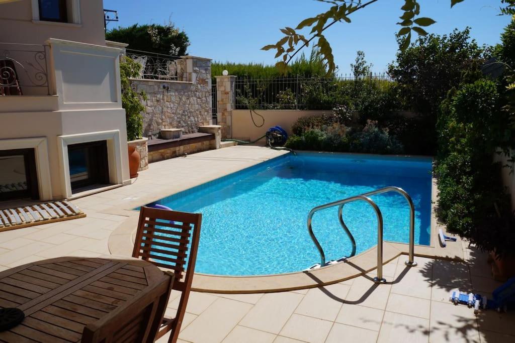 Apartment With A Garden, Bbq, Swimming Pool And Jacuzzi Dhráfi Esterno foto