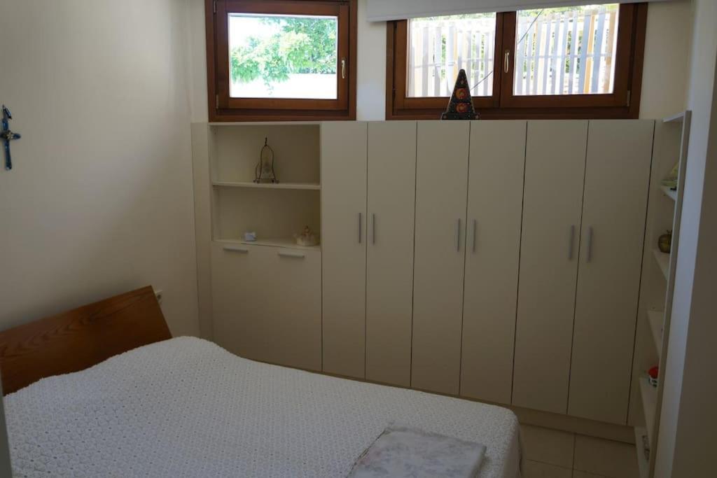 Apartment With A Garden, Bbq, Swimming Pool And Jacuzzi Dhráfi Esterno foto